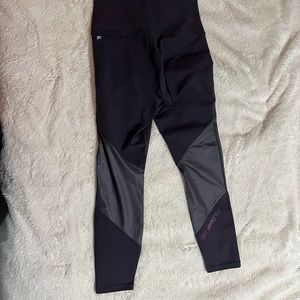 Fabletics High-Waisted Statement Powerhold 7/8 Leggings Medium Color Iron NWOT